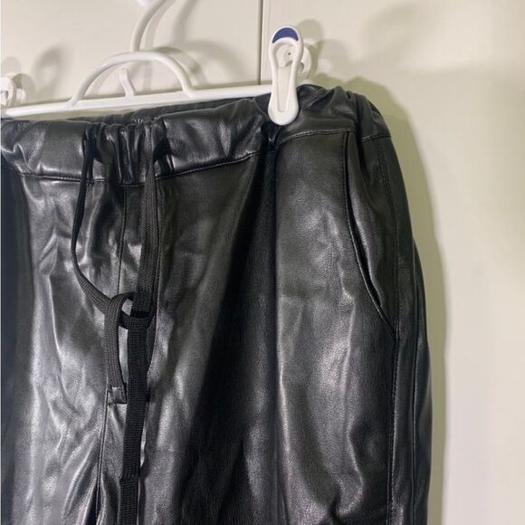 Velvet Heart Medium Black Leather Pants - Picture 2 of 5